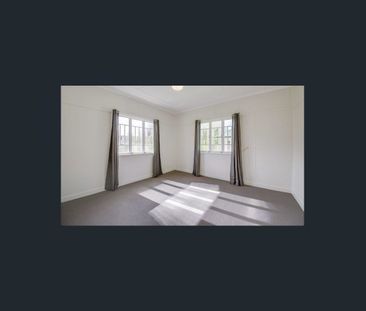 Neat and Tidy Home in Booval! - Photo 1