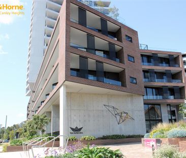 LUXURIOUS 2 BEDROOM APARTMENT + STUDY WITH AMAZING VIEWS - Photo 2