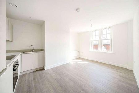 Catteshall Road, Godalming, Surrey, GU7 - Photo 3