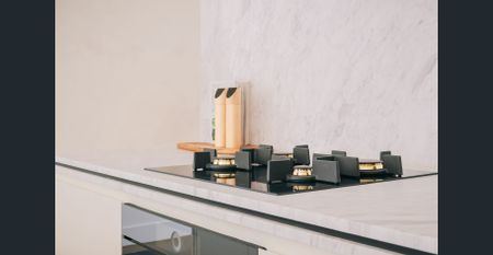 Spacious 3 Bedroom Home with Two Oversized Terraces - Photo 4