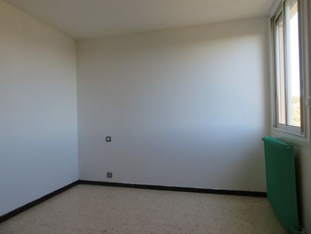 T3+GARAGE 545€ H.C St-Cesaire Nîmes, 71m² - Photo 2