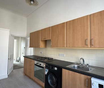 2 Bed Flat - Photo 4