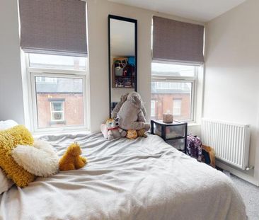 Glossop Street , - Photo 4