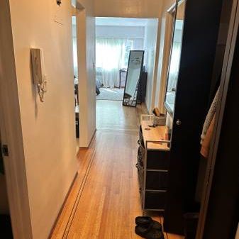 Large Studio Appartment in South Granville - Photo 3