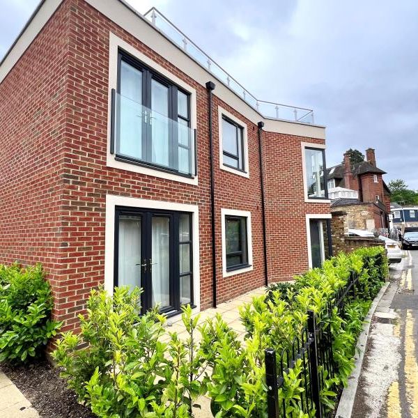 South Road, Weybridge - 1 bedroomProperty for lettings - Seymours - Photo 1