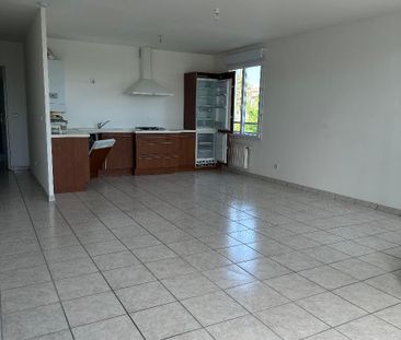 Location Appartement 3 pièces 66m² BRON 69500 - Photo 1