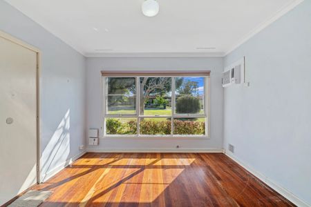 Central Mandurah Gem on 809sqm - Comfort, Character & Coastal Convenience - Photo 3