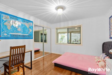 Modern Family Home - Close to Shops & Parks - Photo 2