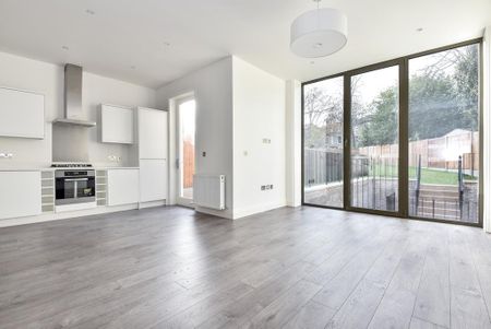 2 bedroom flat to rent - Photo 2