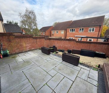 Semi-detached house to rent on - Photo 3