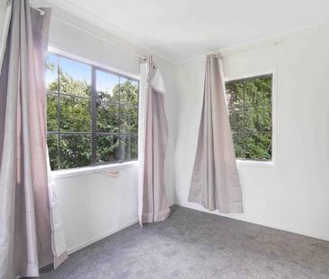 3 Bedroom House with Water Views! - Photo 3