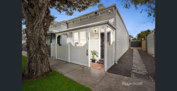 Beautifully Renovated Victorian Home In Unbeatable Location! - Photo 1