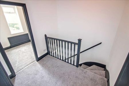 3 bedroom flat to rent - Photo 5