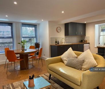 1 bedroom flat to rent - Photo 2
