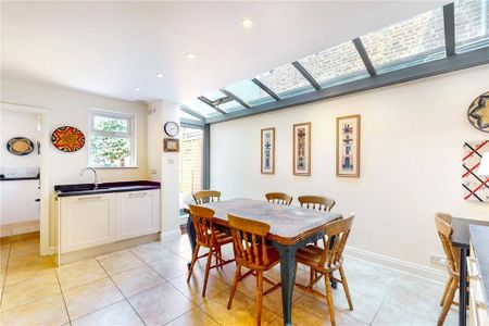 4 bedroom terraced house to rent - Photo 2