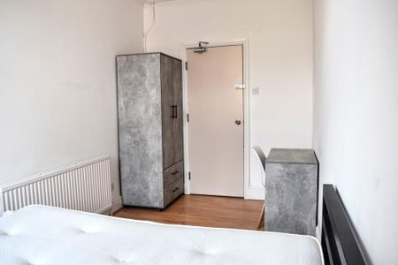 7 bedroom semi-detached house to rent - Photo 2