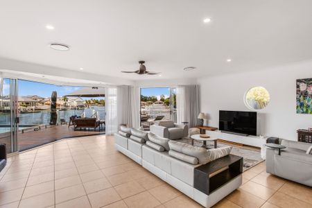 Fully Furnished Coastal Waterfront Retreat with Private Pontoon & Pool - Photo 3