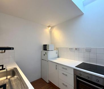 Studio to rent - Photo 6