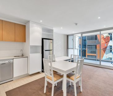 One Executive Bedroom with One Carpark for Rent!! - Photo 2