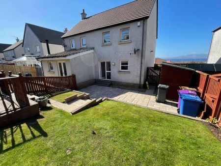 3 bedroom semi-detached house to rent - Photo 2