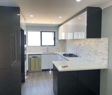 199D Whitney St - Near New- 3 Bedroom Townhouses - Photo 3