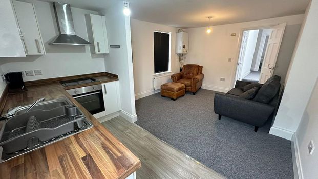 3 bedroom apartment to rent - Photo 1