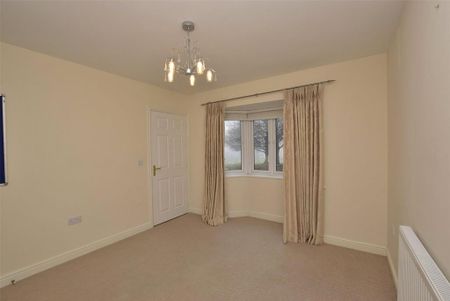 4 bedroom detached house to rent - Photo 5