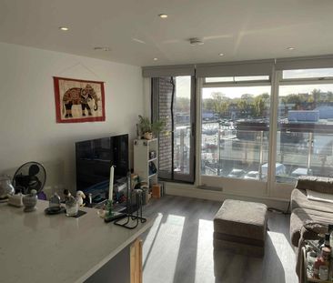 1 Bed Flat, Peckham High Street, SE15 - Photo 1