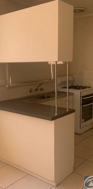 3 Bedroom house in a great location! - Photo 2