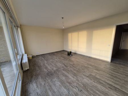 Location Appartement 4 pièces 88m² LYS LEZ LANNOY 59390 - Photo 2