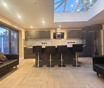 Guide Price £3,000 pcm - Available Now - Part Furnished - Photo 6