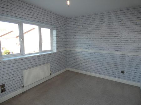 3 bedroom detached house to rent - Photo 4