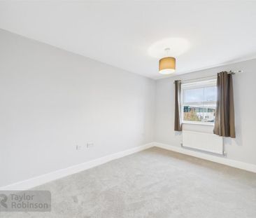 4 bedroom terraced house to rent - Photo 2