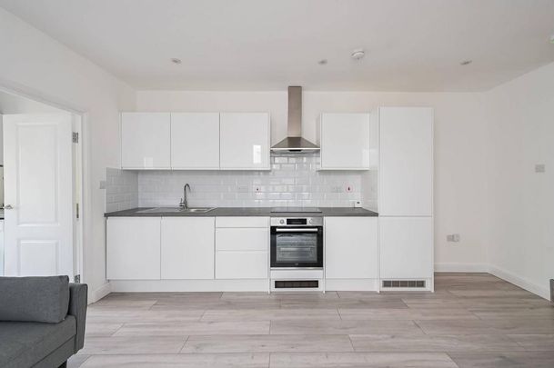 2 bedroom flat to rent - Photo 1