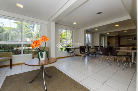 Apartamento com 2 quartos e 69m² para alugar em Vila Ipiranga, Porto Alegre. - Foto 3