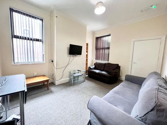 6 bedroom house share to rent - Photo 1