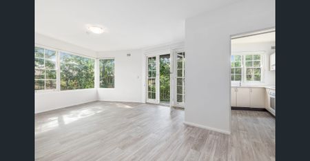 Light filled apartment amongst the trees - Photo 4