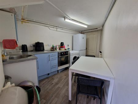 Forburg Road, London N16 - Photo 2