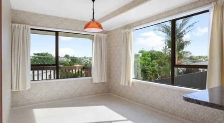Spacious 3 bedrooms near Waiake Beach - Photo 3
