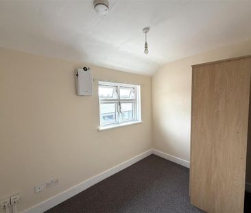 4 bedroom terraced house to rent - Photo 3