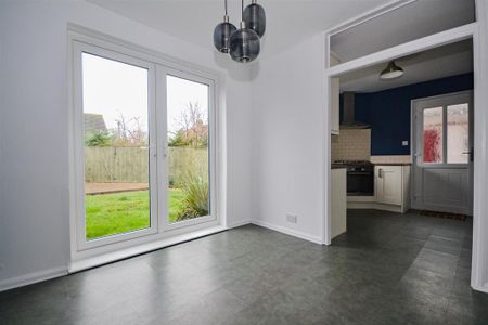 3 bedroom semi-detached house to rent - Photo 4