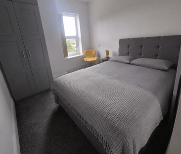 Double room to let, Hainton Avenue - Photo 2