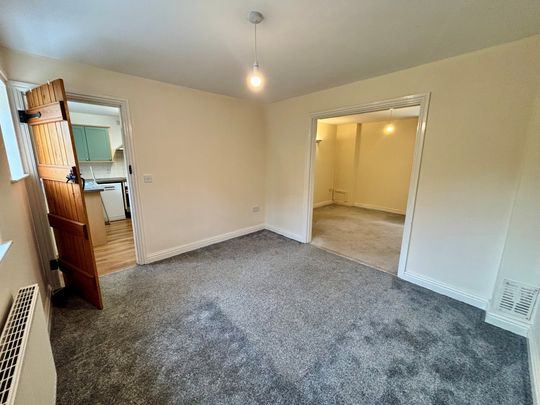 Winsford, Darnhall - Photo 1