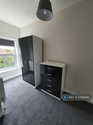 1 bedroom in a house share to rent - Photo 5