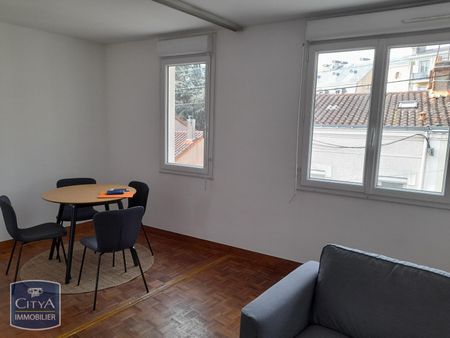 Location Appartement 2 pièces 47m² CHOLET 49300 - Photo 2