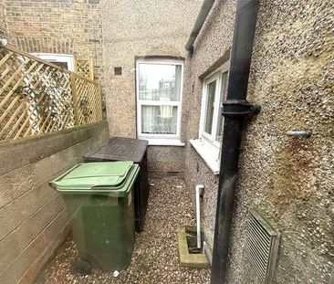 Spencer Road, Mitcham, Surrey, CR4 - Photo 6