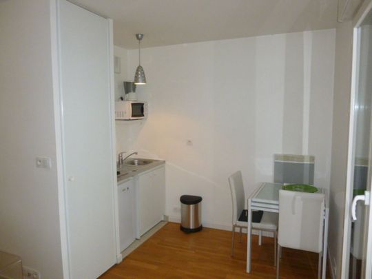 Location Appartement 1 pièce 22m² ISSY LES MOULINEAUX 92130 - Photo 1