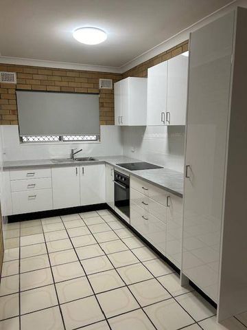 CLOSE TO THE POOL - Photo 4