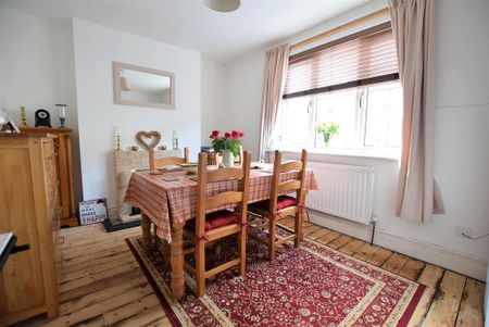 3 bedroom semi-detached house to rent - Photo 2