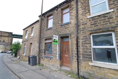 3 bedroom terraced house to rent - Photo 3